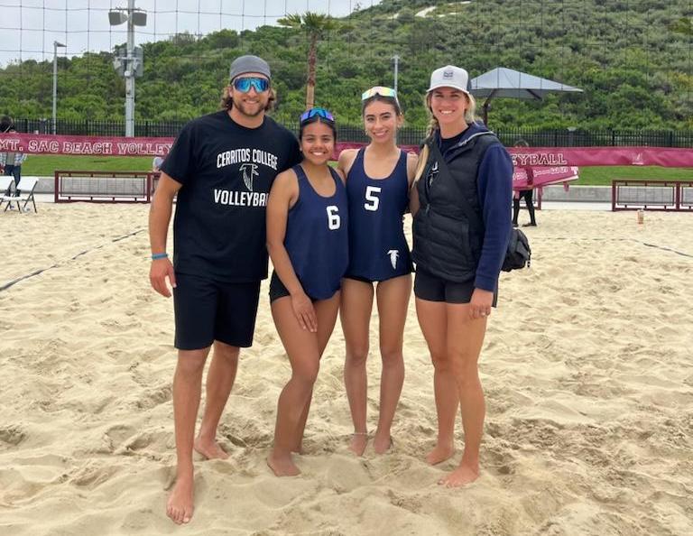 Flanked by coaches Eric Beranek and Kari Hemmerling, Jenni Solano (6) and Emily Gutierrez (5) had advanced to the SoCal Pairs Championships