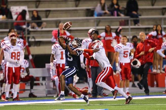 File Photo: Justin Garrett (5) caught eight passes for 134 yards against Canyons