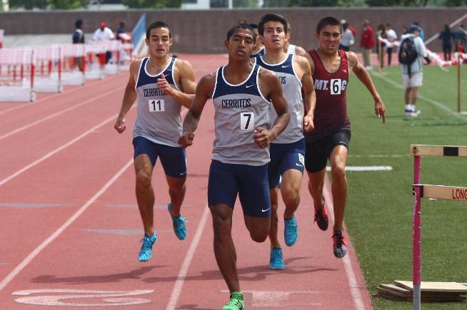 Francisco Ortiz (7) edged out teammates Jonathan Bazinet (11) and Anthony Lozano to win the 1500 meter championship