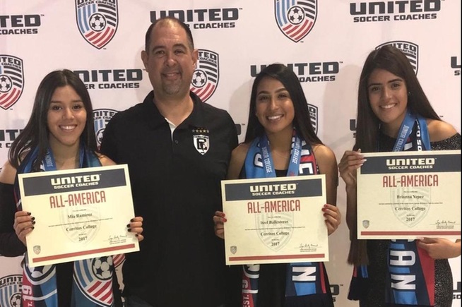 (L-R) Mia Ramirez, Head Coach Ruben Gonzalez, Itzel Ballesteros and Brianna Yepez receive their All-American awards