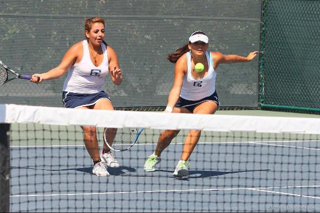 (L-R) Edith Bermudez and Amanda Del Cid posted an 8-3 doubles win