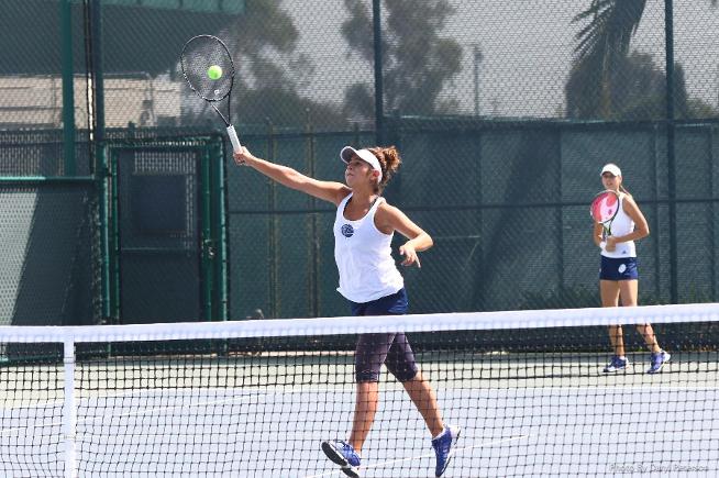 (L-R) Tiffany Sanchez and Valentina Polonyi earned a doubles win in playoff action