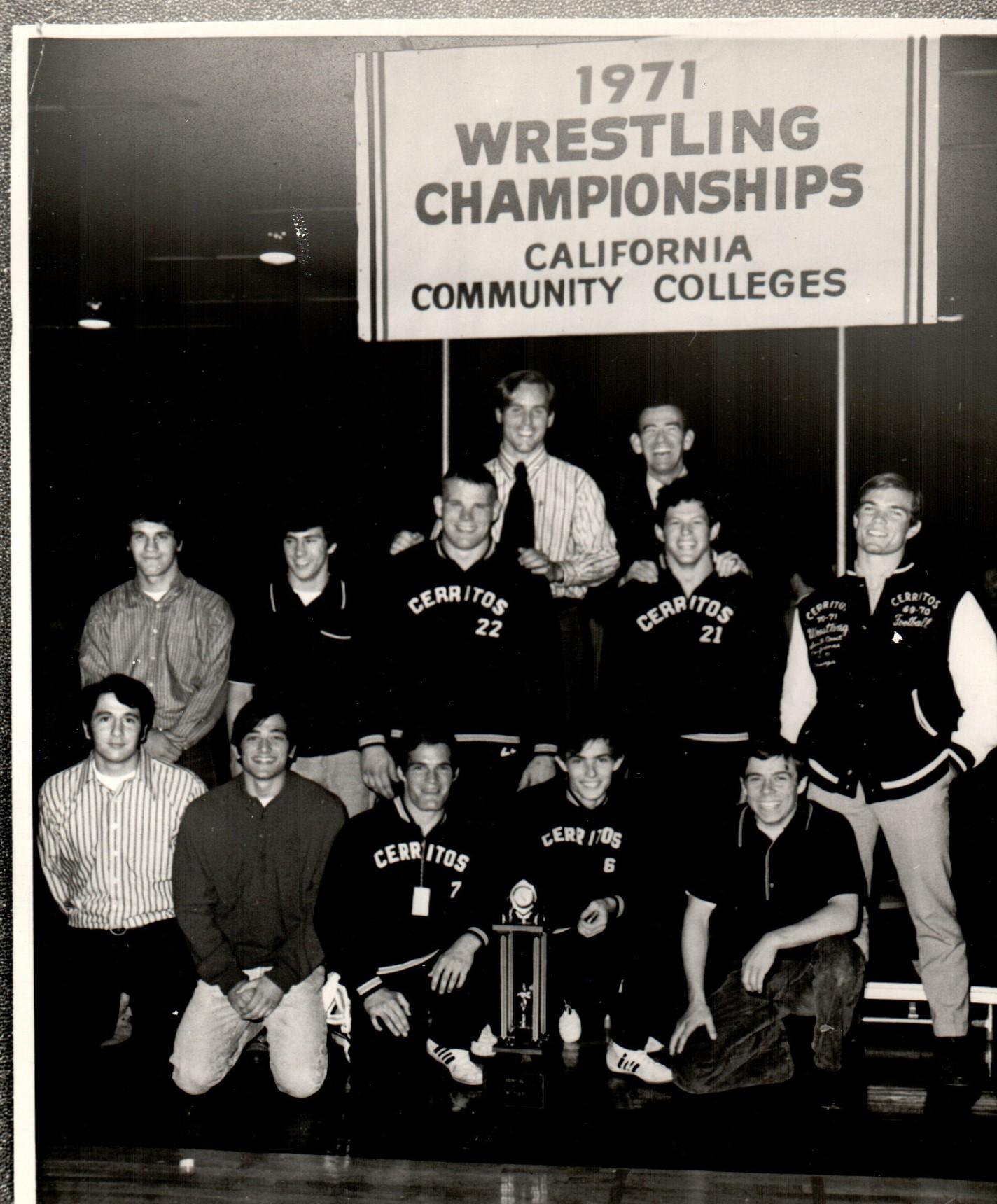 Hal Simonek (back row, far right) with the 1971 state champion wrestling team