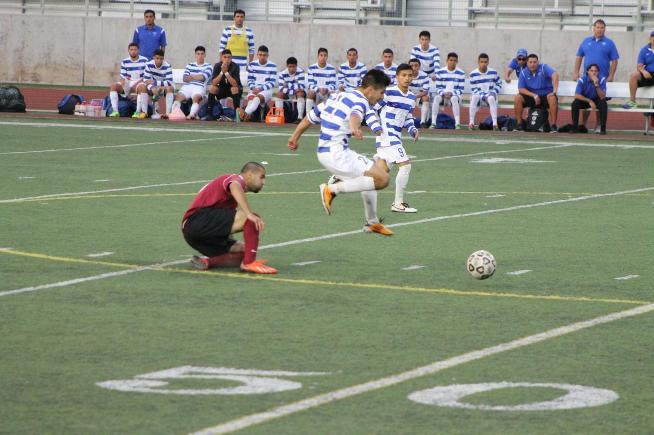 Gustavo Reyes (21) led the Falcons with five shots in their 1-1 tie with Pasadena City