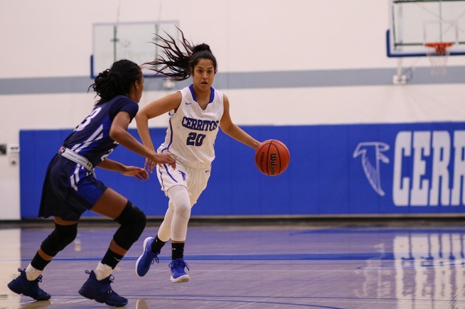 Jesenia Rendon finished with 17 points for the Falcons against El Camino