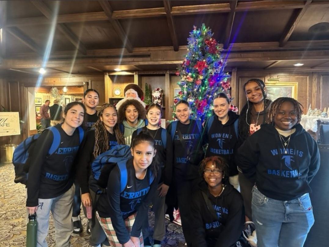 W. Basketball competed at the Allan Hancock Tournament