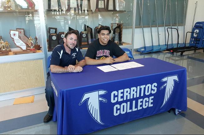 Jesse Gomez is joined by head coach Donny Garriott as he signs his NLI