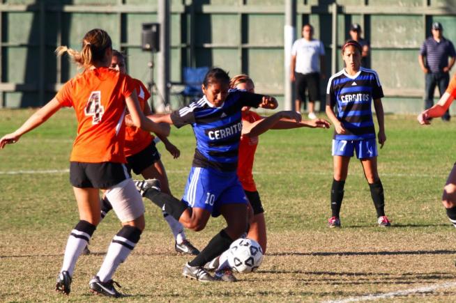 Claudia Lopez (10) scores the first goal for the Falcons in their 3-1 OT playoff win over Ventura.