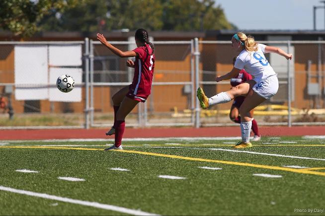 Nicole Graham (8) scored four times in the Falcons win
