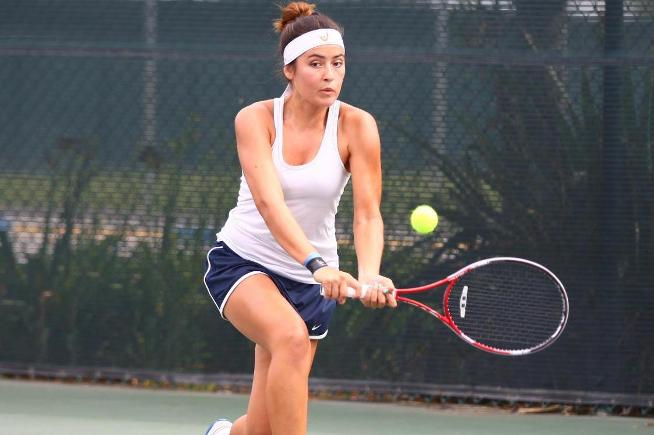 Stef Flores posted a singles win in the conference tournament to advance