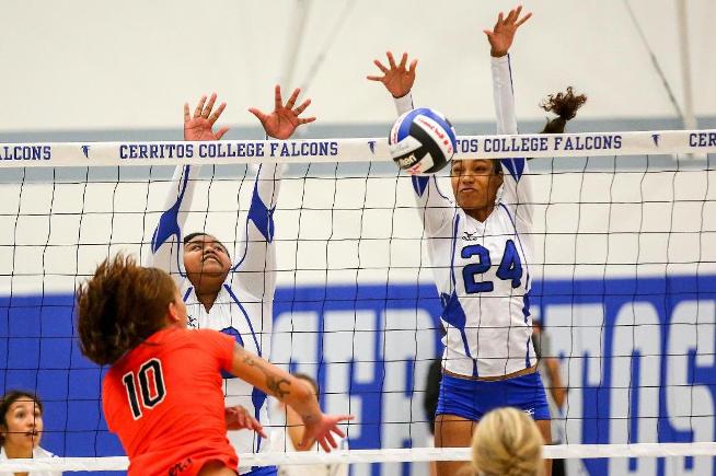 Jasmin Mitchell had eight kills and four block assists before an injury ended her night early